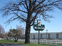 USA - Romeoville IL - White Fence Farm Sign (7 Apr 2009)